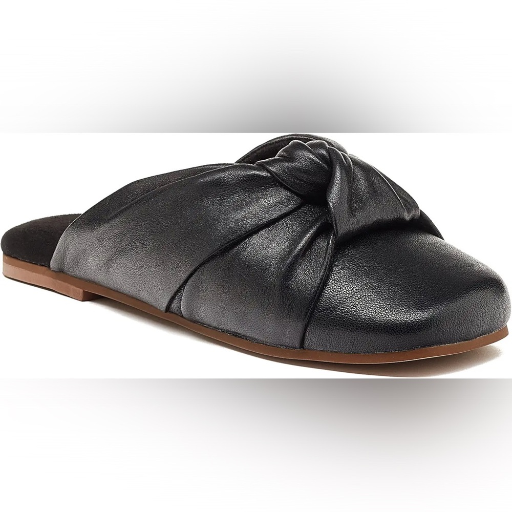 Kelsi Dagger Size 8 Black Leather Knotted Flat